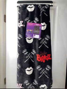 Bratz Soft Plush Throw